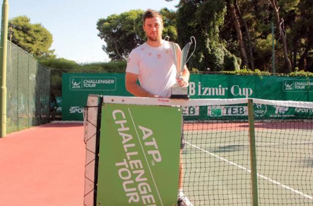 Марченко выиграл теннисный турнир в турецком Измире