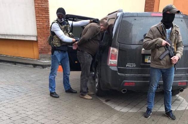 В Черновицкой области задержали чиновника ГФС, вымогающего взятку в 1 млн грн