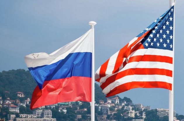 Между США и Россией разгорелся дипломатический скандал из-за флагов