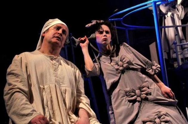 Сцена з вистави &laquo;Уявний хворий&raquo;
(Харківський державний академічний театр ляльок ім. В. Афанасьєва)