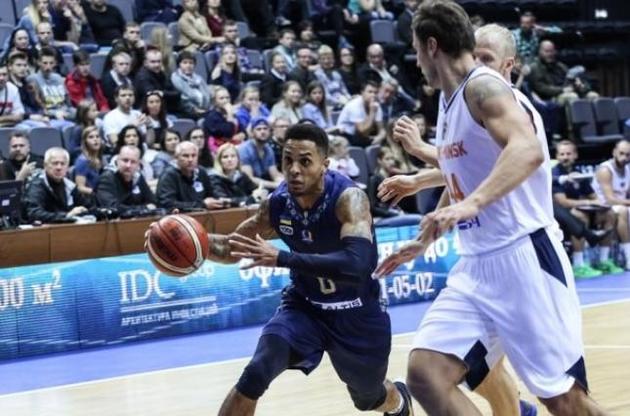 Украинцы уступили в концовке игры