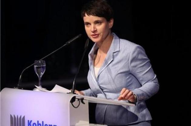 Лидер &quot;Альтернативы для Германии&quot; Фрауке Петри вышла из фракции не успев стать депутатом германского парламента.