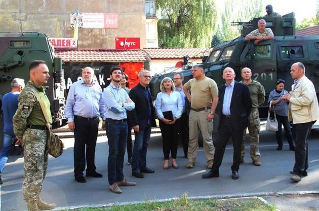 Французи побували в Донбасі:побачене їх вразило.