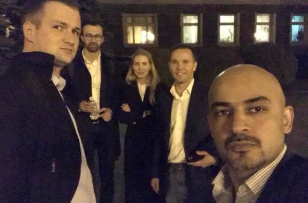 Найем, Лещенко, Залищук, Деревянко и Левченко пришли на Банковую для встречи с Порошенко