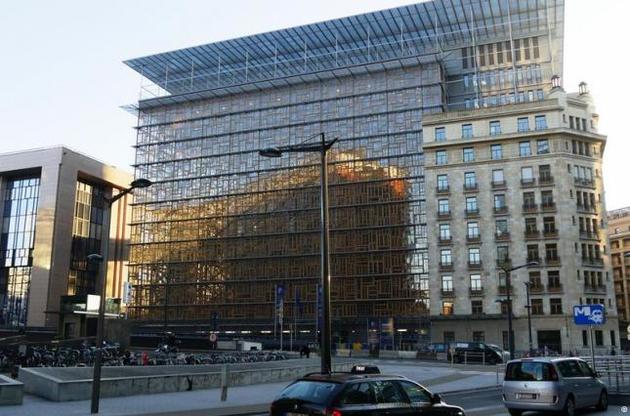 Саммит ЕС перенесли в старую штаб-квартиру из-за "токсических испарений" в новом здании