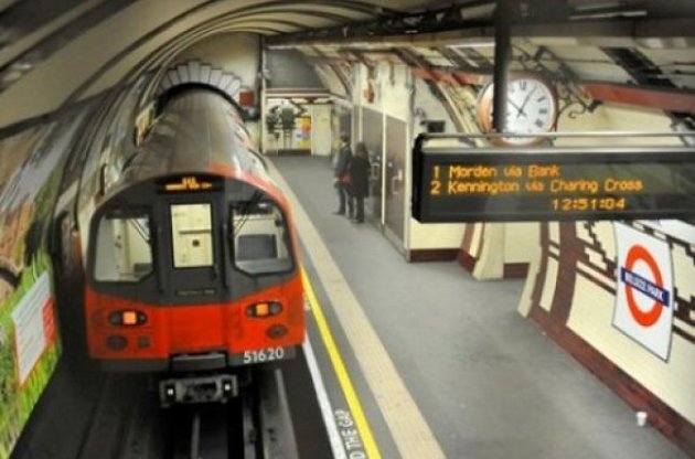 У лондонському метро стався вибух, постраждали люди