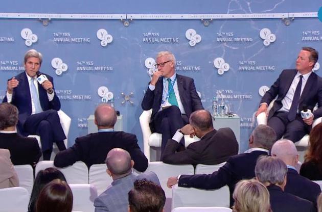 Керрі і Кемерон визнали, що дипломатичні зусилля на початку агресії Росії проти України були затягнутими.