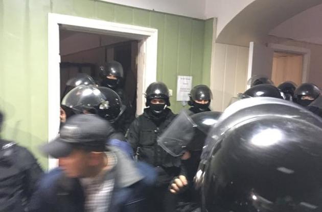 Полиция задержала тридцать сторонников Коханивского