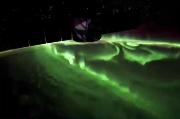 Астронавт NASA опублікував відео зустрічі полярного сяйва зі світанком