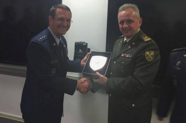 Муженко зустрівся в Пентагоні з головою бюро Нацгвардії США