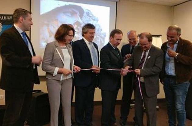 Во французском Марселе открыли "представительский центр "ДНР", хотя МЗС Франции и обратилось в прокуратуру по этому поводу.