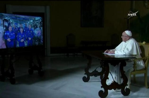 Папа Римский пообщался с находящимися на МКС космонавтами