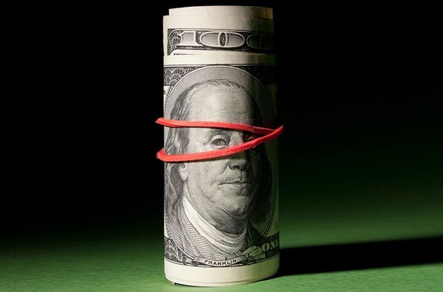 Доллар подорожал на 10 копеек