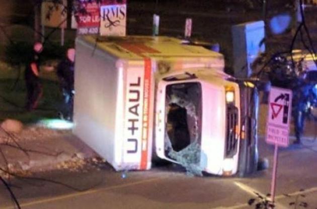 Террорист, оформлявший статус беженца в Канаде, наехал на людей в городе Эдмонтоне.