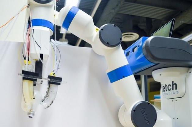 Создана роботизированная рука, которая ощупывает форму объекта