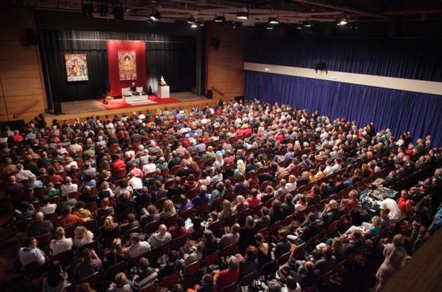 Ученые хотели бы нести знания в массы (и получать за это деньги)