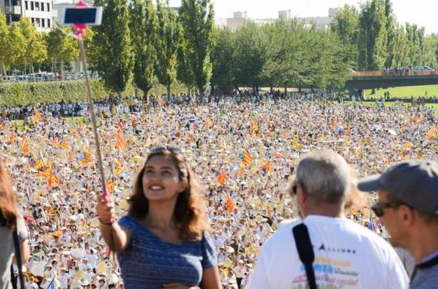 Противники независимости Каталонии вышли на митинг в Барселоне