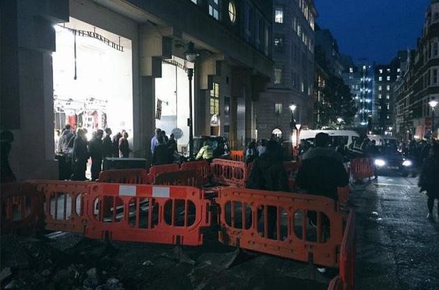 В Лондоне такси врезалось в группу пешеходов: есть пострадавшие