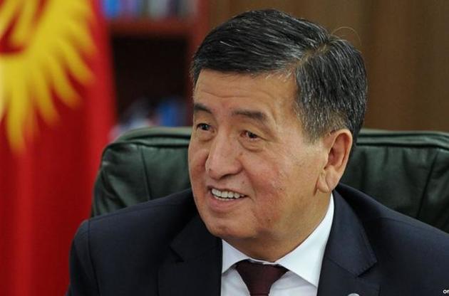 Экс-премьер Кыргызстана лидирует на президентских выборах