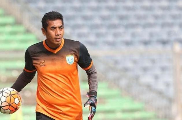 У чемпіонаті Індонезії воротар помер після жахливого зіткнення під час гри