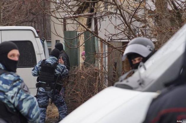 Окупанти Криму прийшли з обшуками в будинки шістьох кримськотатарських активістів