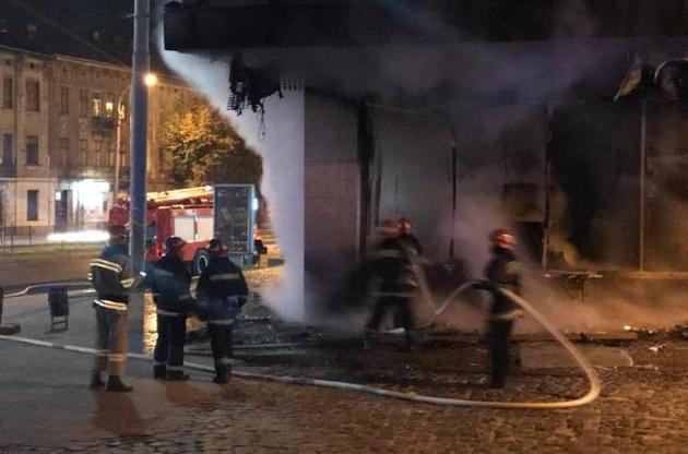 У Львові в нічній пожежі згоріло відділення "Ощадбанку Росії"