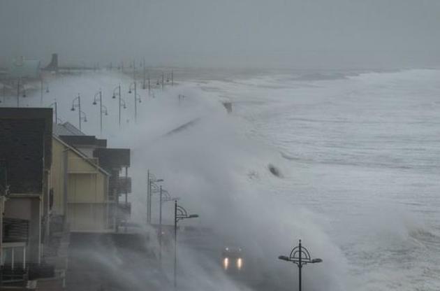 На Британских островах разбушевался ураган "Офелия"
