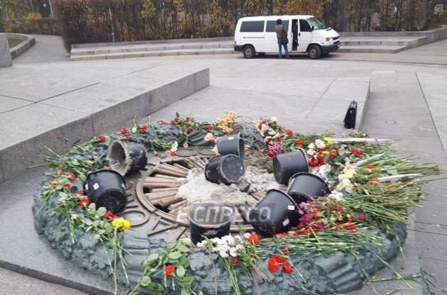 Осквернителям памятника грозит до семи лет тюрьмы