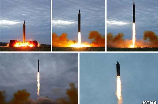 Южная Корея и Япония приветствовали решение Дональда Трампа о возвращении КНДР в перечень государств-спонсоров терроризма за ядерные испытания.