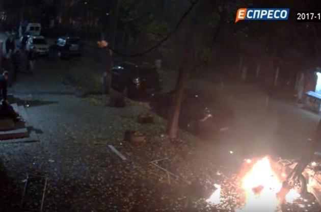 На видео видно горящий мопед