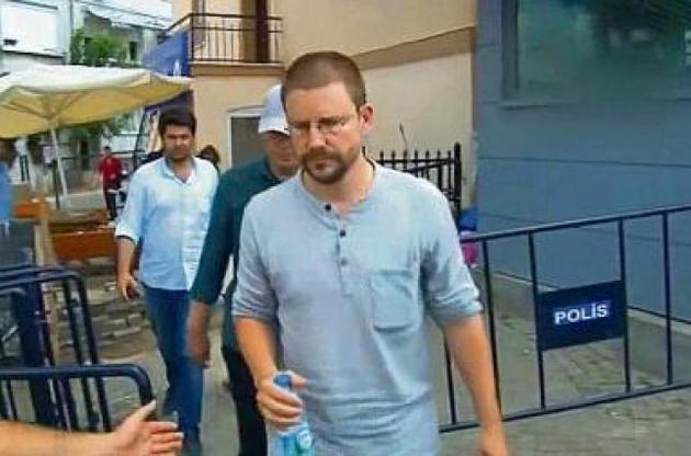 Турецький суд звільнив вісьмох правозахисників з-під варти до винесення вироку.