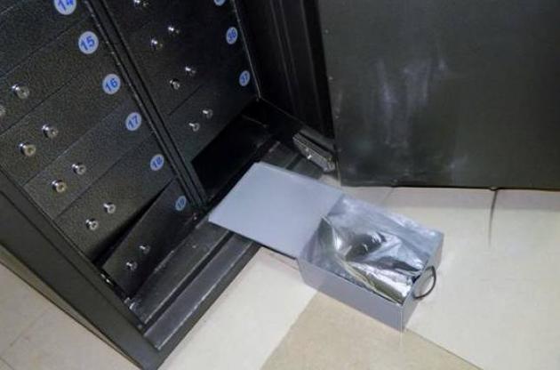 На Подолі почистили банківські скриньки