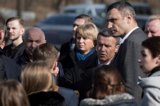 В октябре Кличко получил зарплату в три раза меньшую, чем у его заместителя