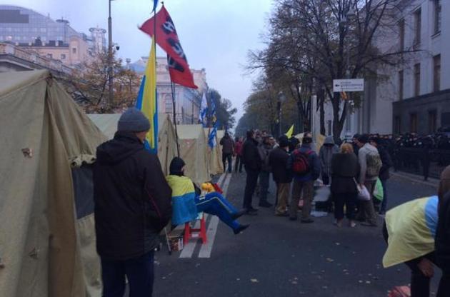 З наметового містечка під Радою знімають державну охорону