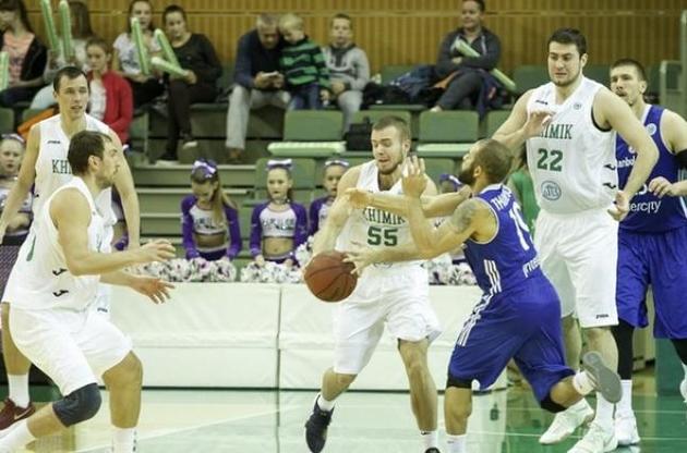 "Химик" проиграл, но прошел дальше