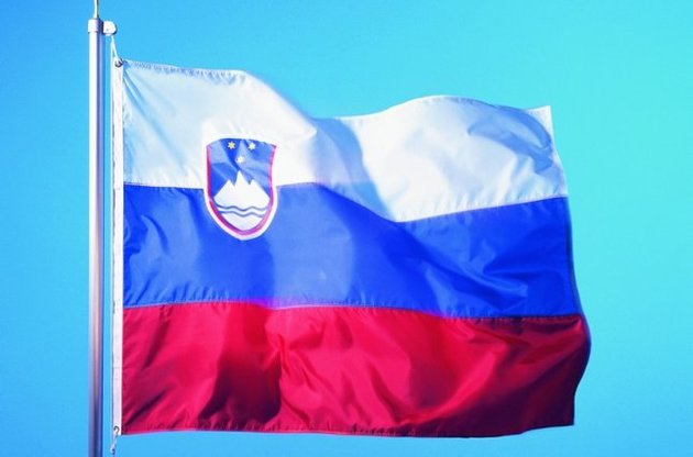 У Словенії стартував перший тур виборів президента