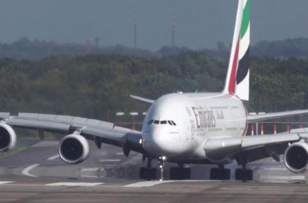 Опубликовано видео жесткой посадки Airbus A380 в немецком аэропорту