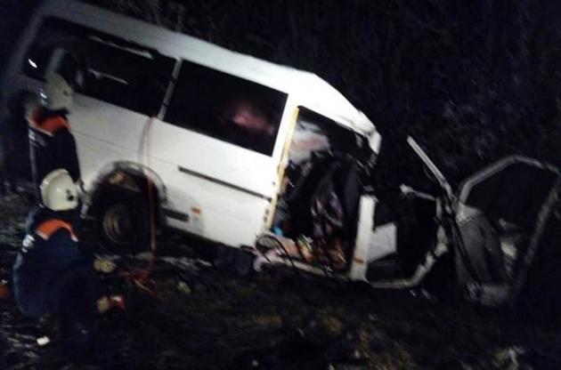 Столкновение произошла в результате выезда маршрутки на встречную полосу