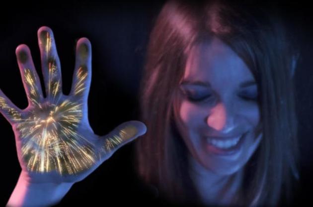 Система дозволяє відчути феєрверки руками