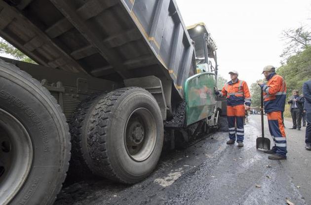 Ремонт дорог может пойти на пользу экономике Украины - Bloomberg