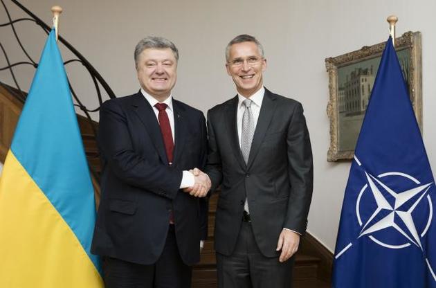 НАТО остается вместе с Украиной - Столтенберг