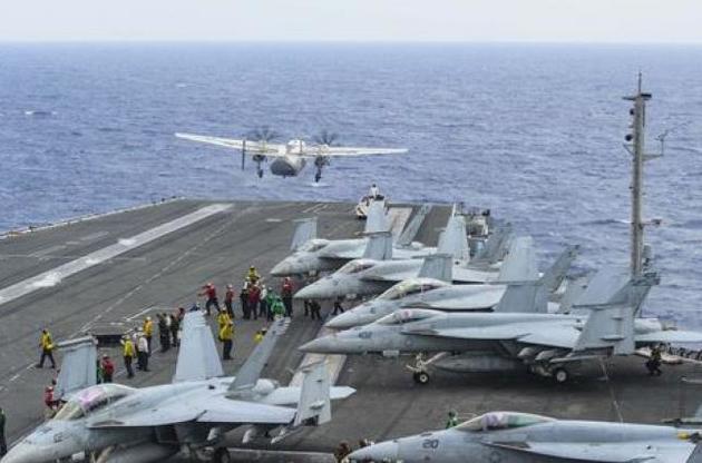 В Тихом океане потерпел крушение самолет ВМС США, спасли 8 человек