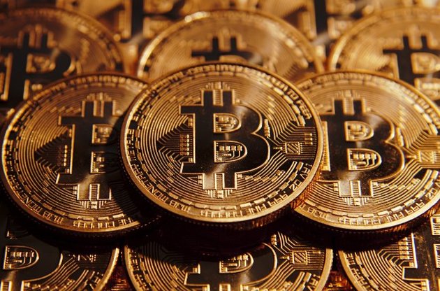 Курс Bitcoin менее чем за сутки взлетел на $ 1000
