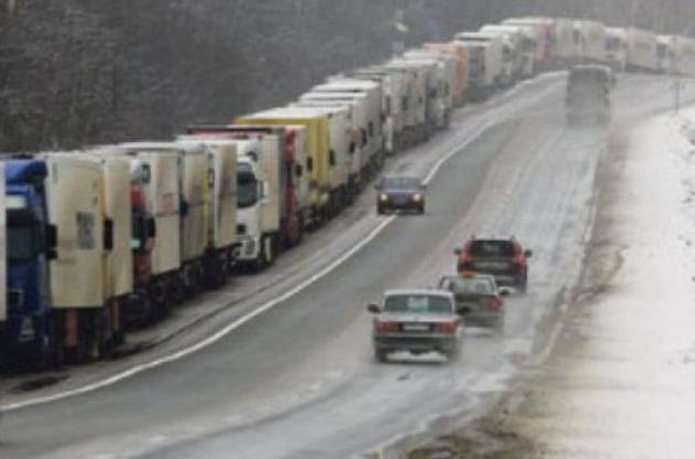 На границе с Польшей более 900 автомобилей попали в пробку