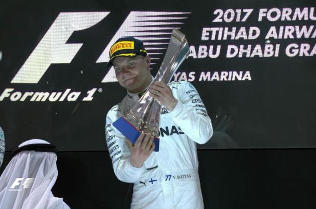 Пілот "Мерседеса" Боттас виграв останню гонку сезону Формули-1