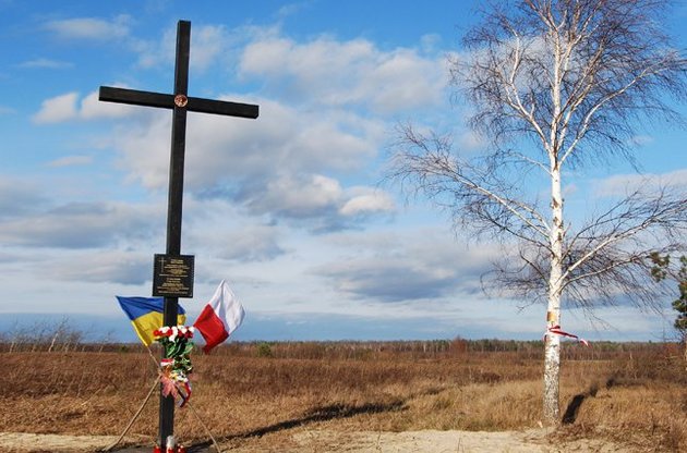 Україна пропонує Польщі легалізацію всіх пам'ятників - В'ятрович