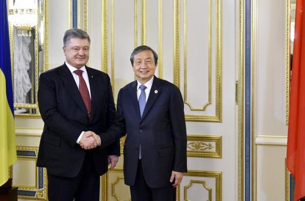 Порошенко призвал Китай придерживаться политики непризнания оккупации Крыма