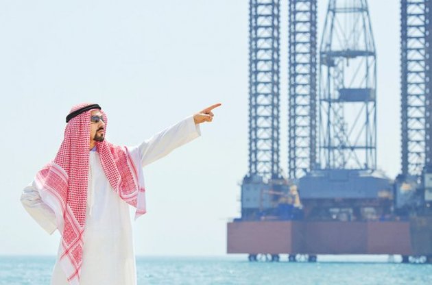 Экспорт нефти из Саудовской Аравии в США упал до минимума за 30 лет - Bloomberg