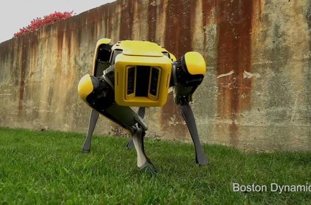 Компания Boston Dymanics представила новую версию четвероногого робота SpotMini