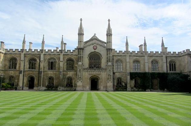 Оксфордський і Кембріджський університети вивели мільйони доларів в офшори - The Guardian